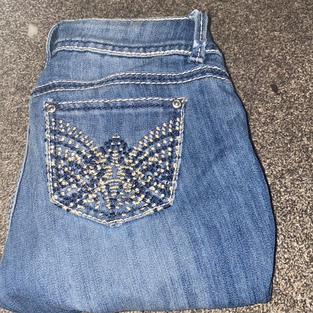 Cute ripped skinny jeans